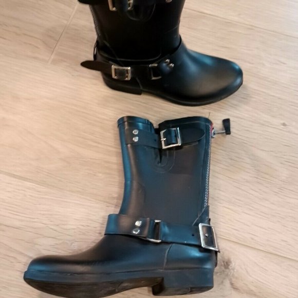 Steve Madden Shoes - Steve Madden P Roads rain rubber platform boots galoshes buckles/zippers Size 6